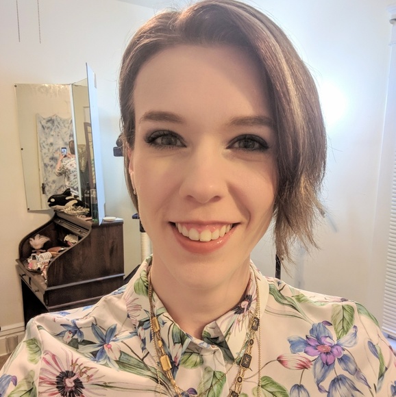 Meet your Posher, Susie - Picture 2 of 8